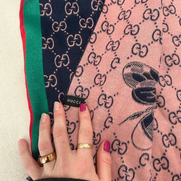Gucci Pink and Navy GG Scarf with Bee Motif - Picture 4 of 5